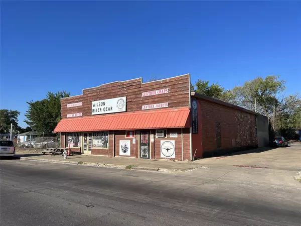 Fort Worth, TX 76164,2225 N Main Street