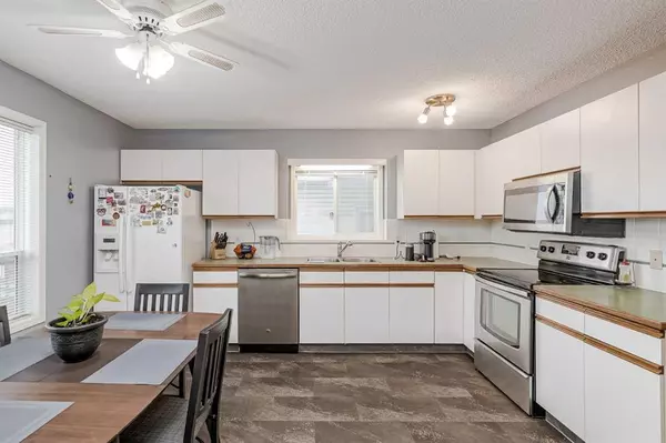 Calgary, AB T3A 5H2,10880 Hidden Valley DR NW