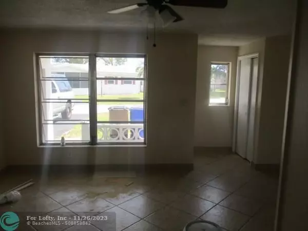 Pompano Beach, FL 33064,141 NW 41st Ct  #28