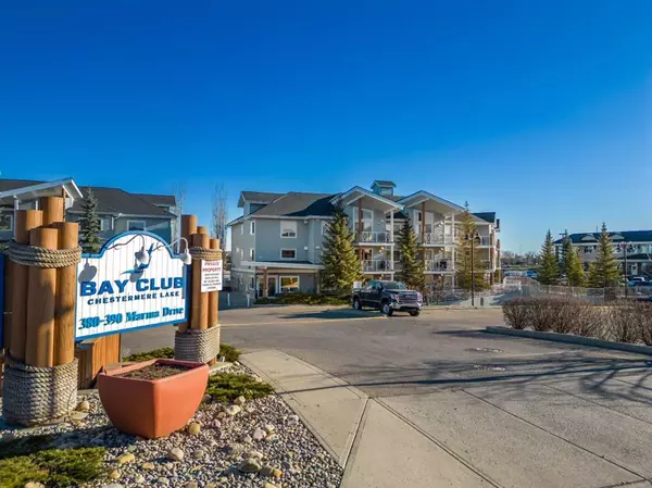 Chestermere, AB T1X 0B8,380 MARINA DR #105