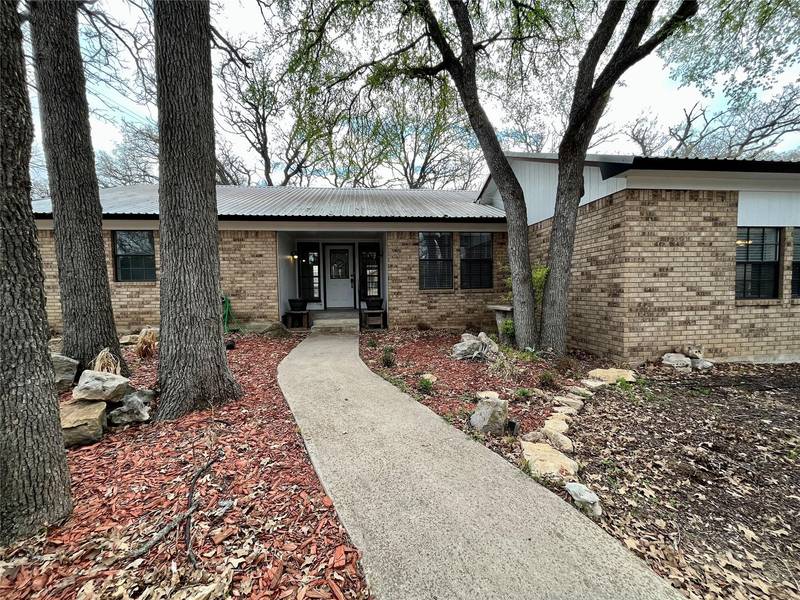 410 Navajo Trail, Hamilton, TX 76531