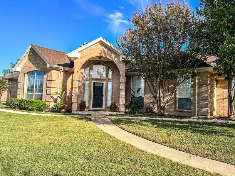 304 Kings Creek Drive, Terrell, TX 75161