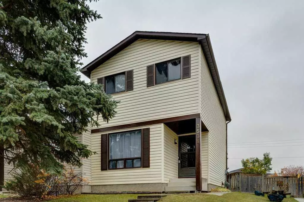 Calgary, AB T2W 5B1,3538 Cedarille DR SW