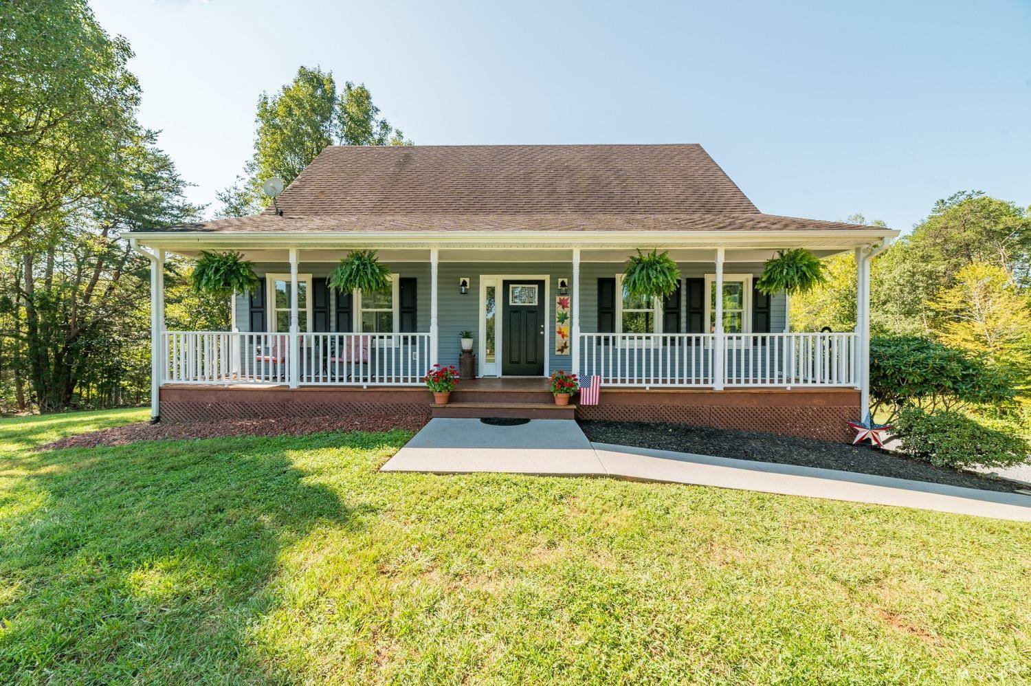 7996 Rocky Ford, Moneta, VA 24121
