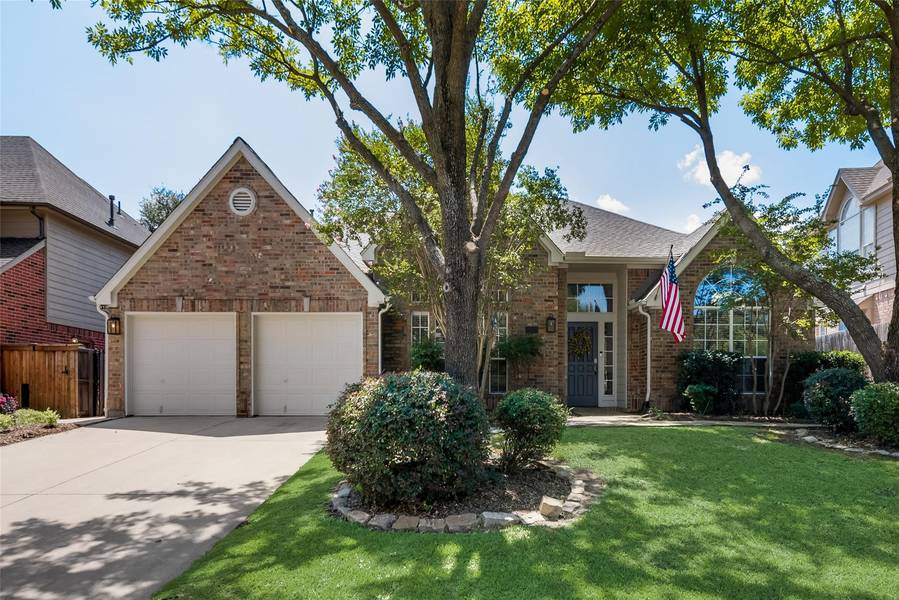 1925 Fair Field Drive, Grapevine, TX 76051