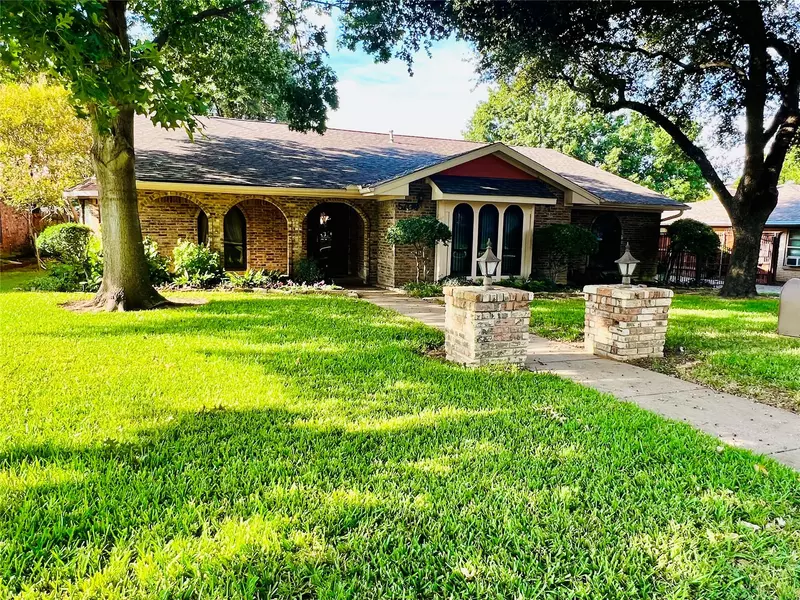 5709 Highgate Drive, Arlington, TX 76016