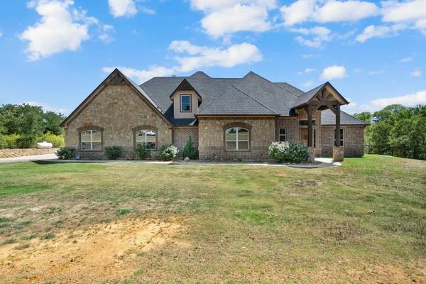 200 E Bluff Lane,  Millsap,  TX 76066