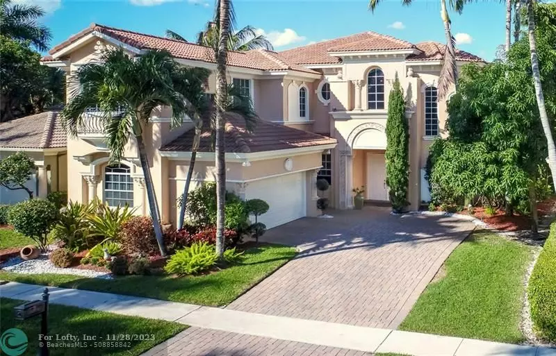 8077 Valhalla Dr, Delray Beach, FL 33446