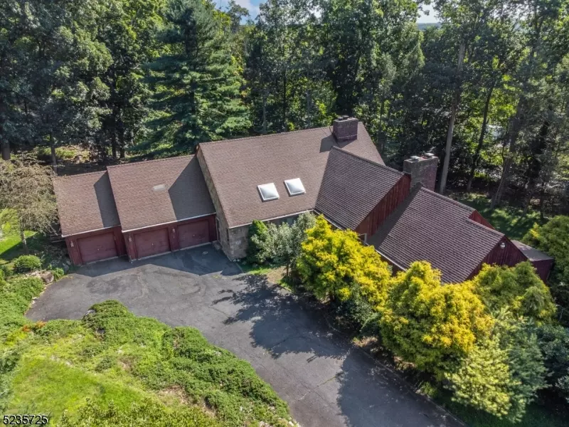 751 Bridle Way, Franklin Lakes Boro, NJ 07417