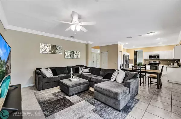 Weston, FL 33327,611 NANDINA DR