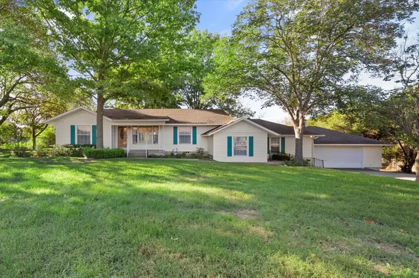 5121 Crown Road, Fort Worth, TX 76114