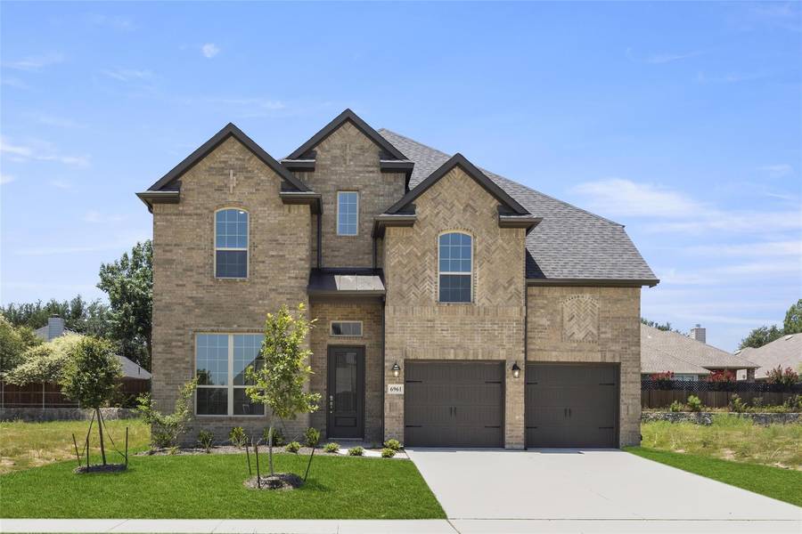 6961 Westlake Drive, Grand Prairie, TX 75054