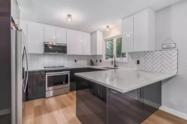 Calgary, AB T3K 1K8,16 Beddington PL NE