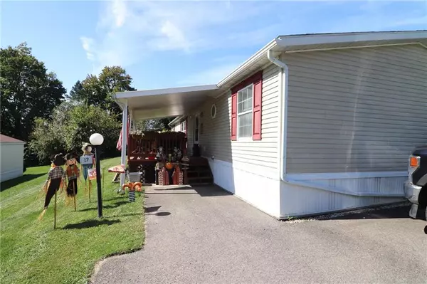 17 Matthew Lane, Lower Towamensing Tp, PA 18058