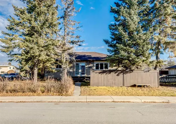 Airdrie, AB T4B 1H2,405 1 AVE SE