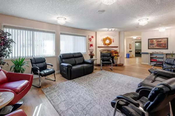 Calgary, AB T3H 3L9,1818 Simcoe BLVD SW #1214