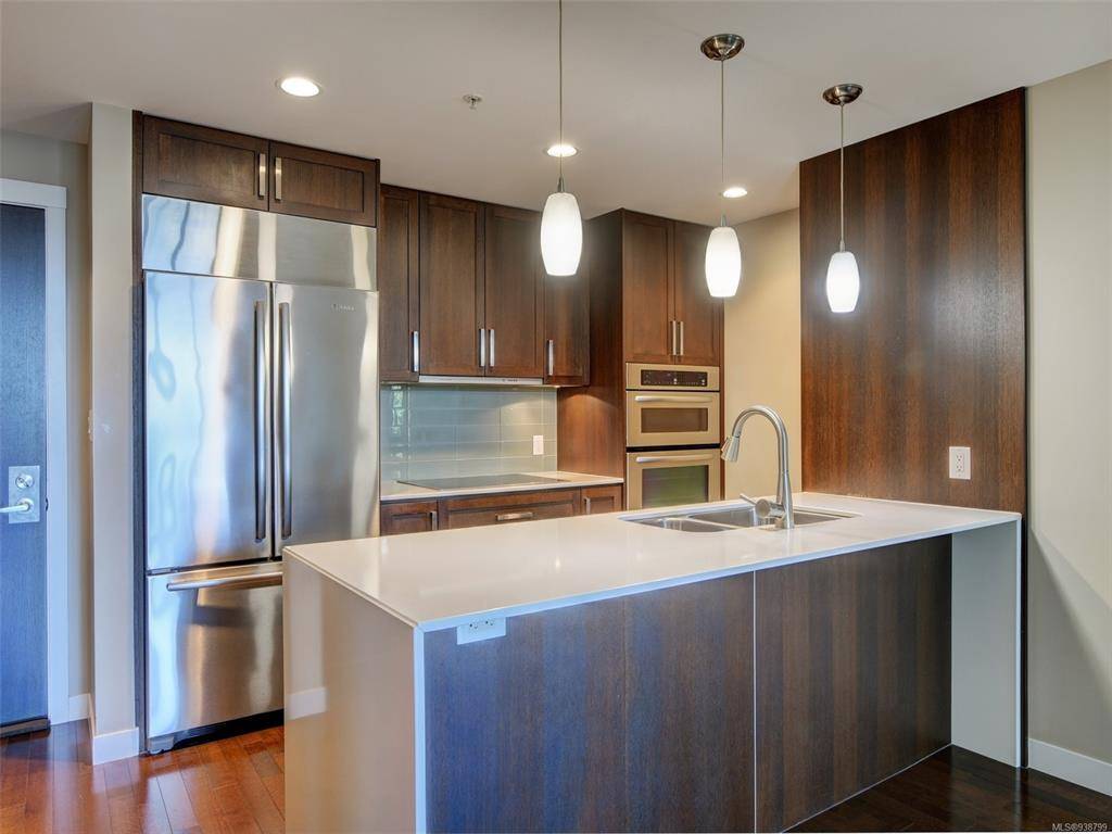 Victoria, BC V8V 3G7,999 Burdett Ave #409