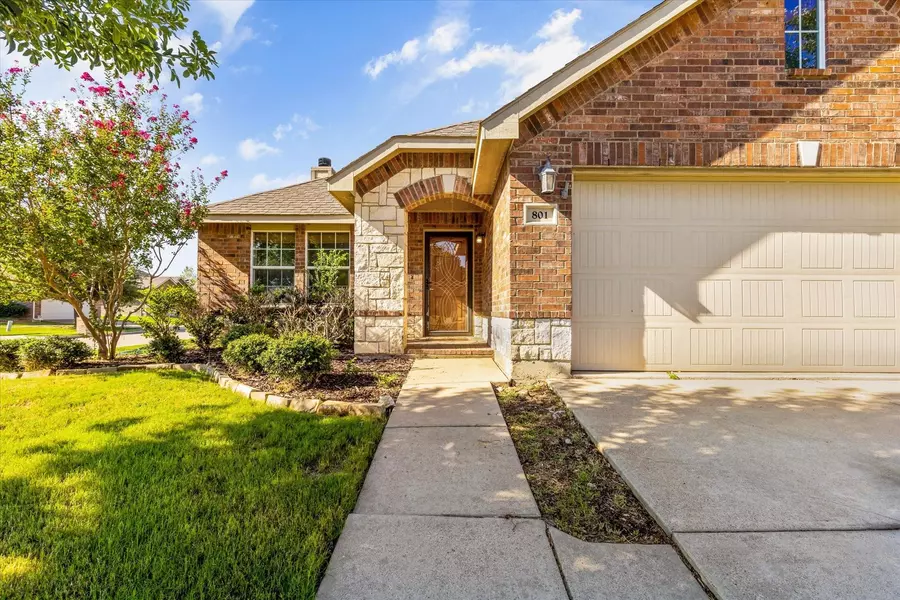 801 Sheryn Drive, Burleson, TX 76028