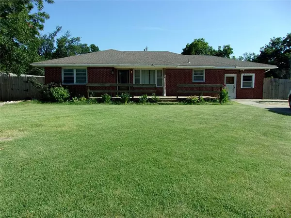 611 17th Street, Prague, OK 74864