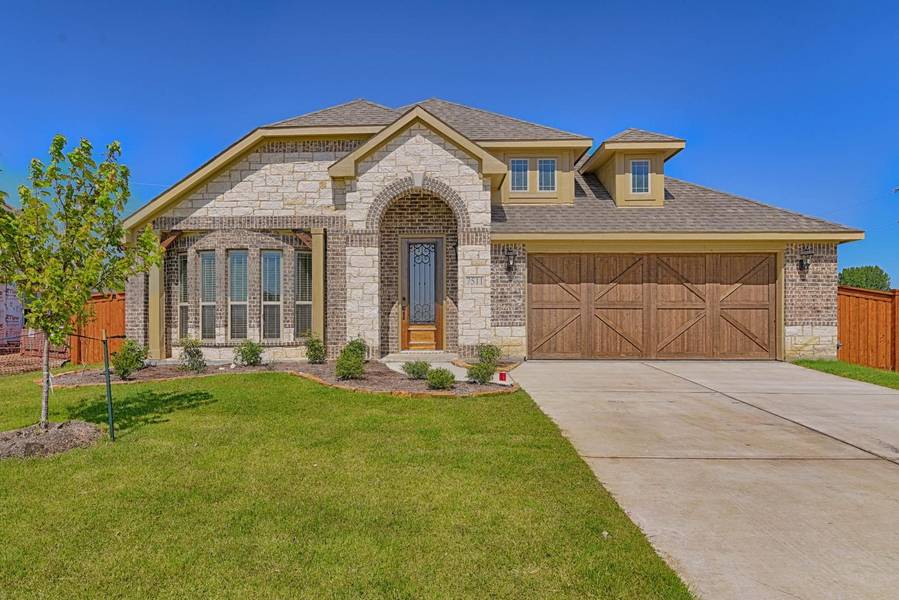 7511 Lynnwood Drive, Grand Prairie, TX 75054