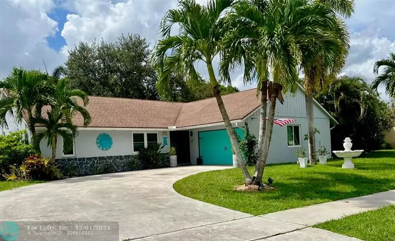 110 Barcelona Dr, Royal Palm Beach, FL 33411