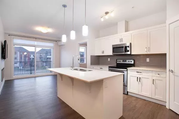 Calgary, AB T2X 4L2,20 Walgrove WALK SE #206