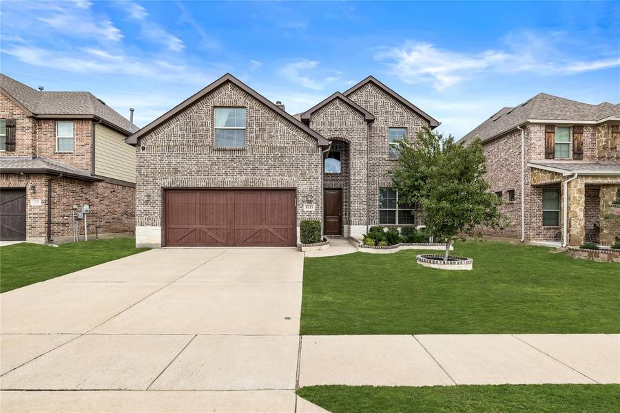 8333 Sandhill Crane Drive, Fort Worth, TX 76118