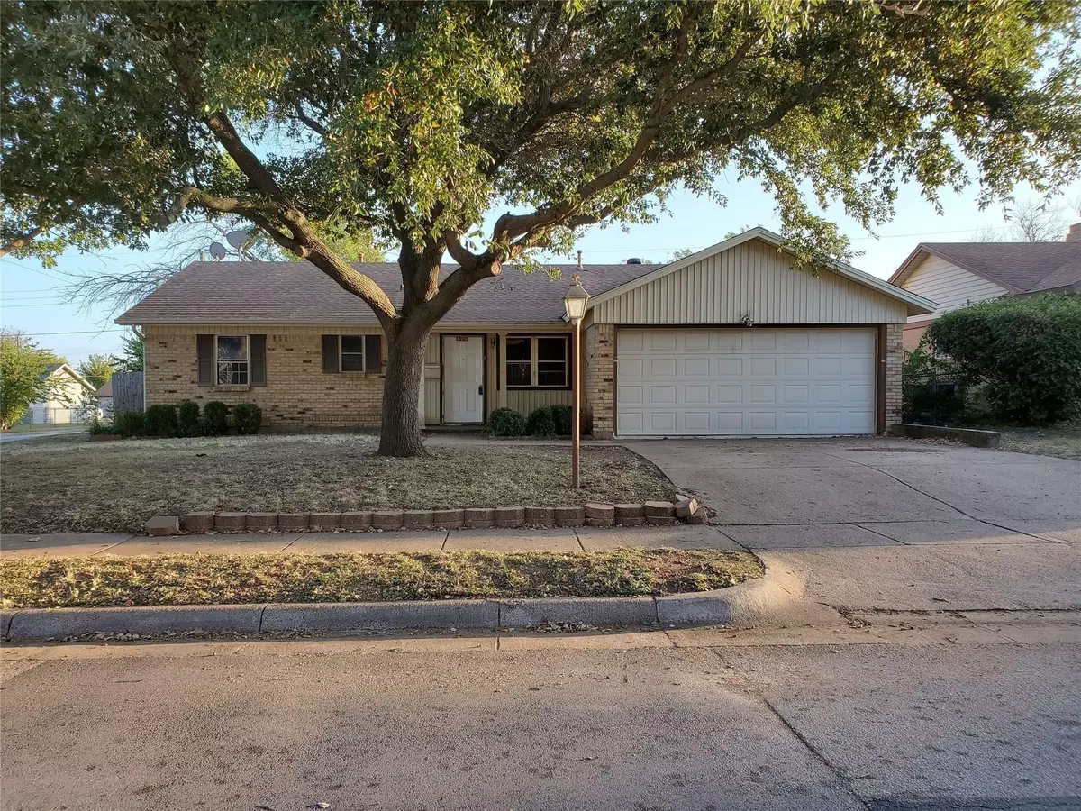 Crowley, TX 76036,628 E Mustang Street