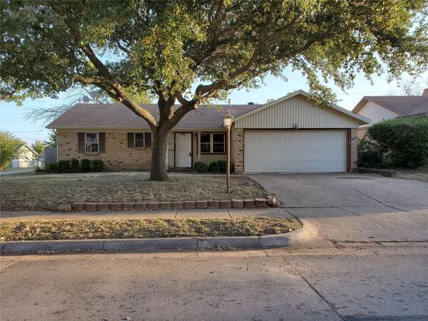 628 E Mustang Street, Crowley, TX 76036