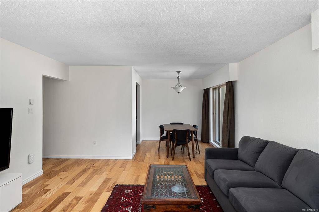 Victoria, BC V8R 6R1,1545 Pandora Ave #214