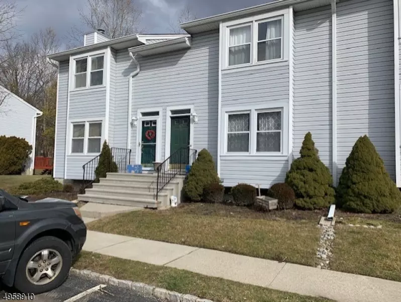 62 Village Dr #62, Hamburg Boro, NJ 07419