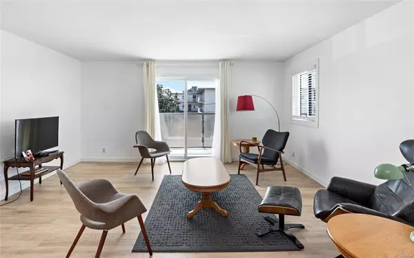 Esquimalt, BC V9A 6W9,848 Esquimalt Rd #202