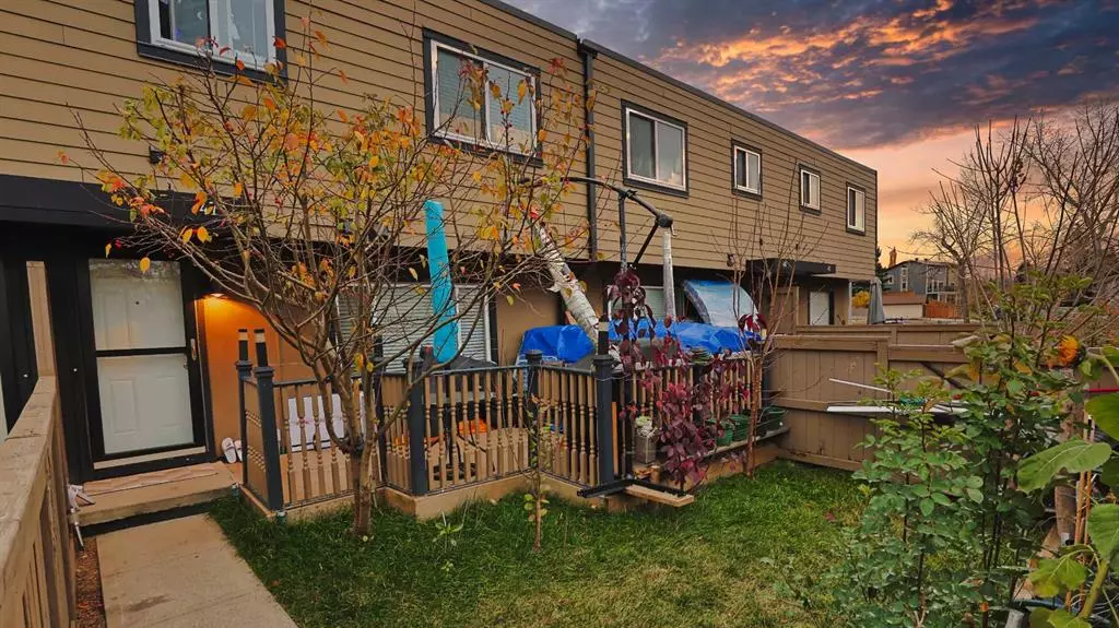 Calgary, AB T3E 3H4,3809 45 ST SW #47