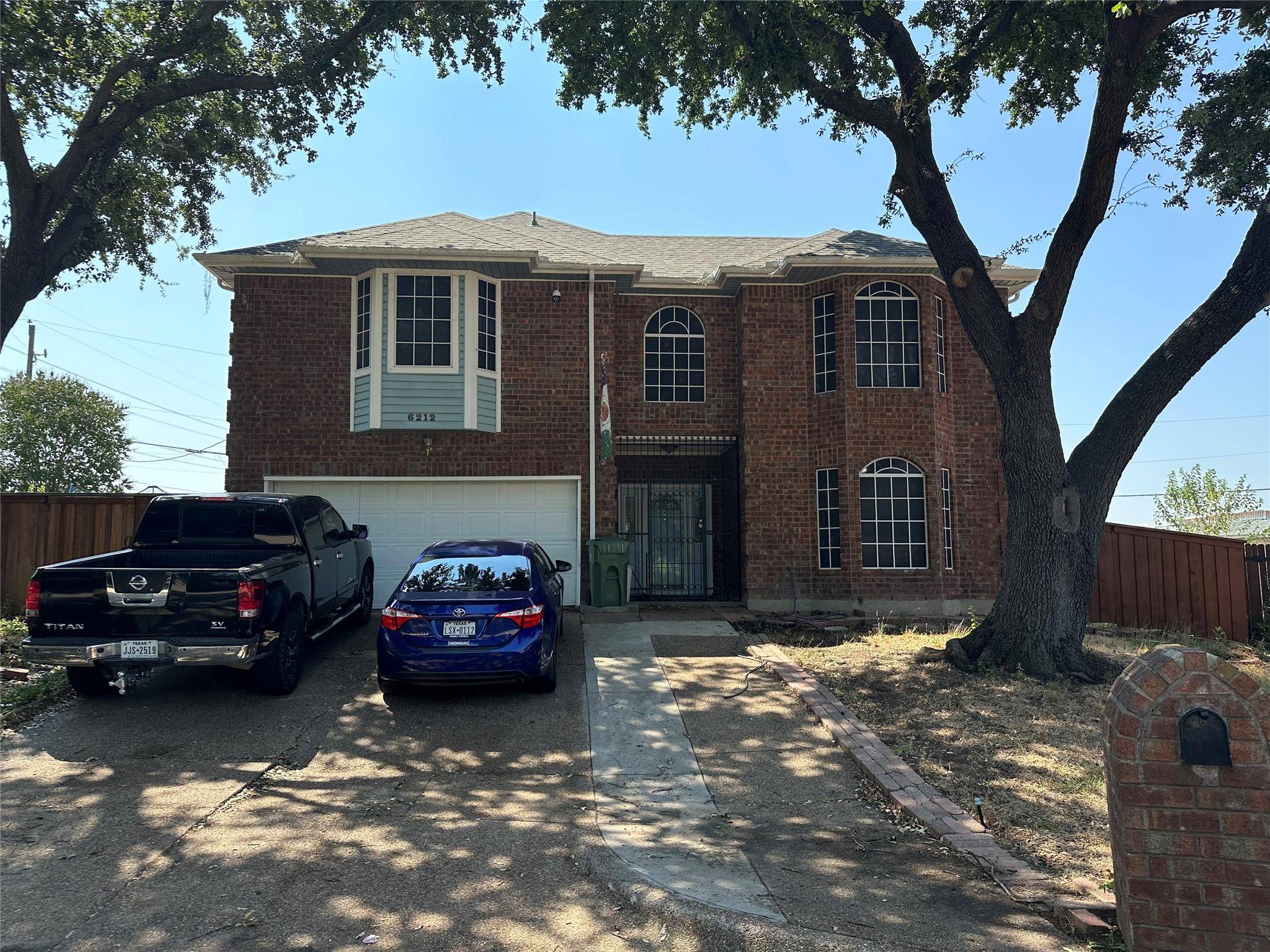 6212 Parkmeadow Drive, Arlington, TX 76018