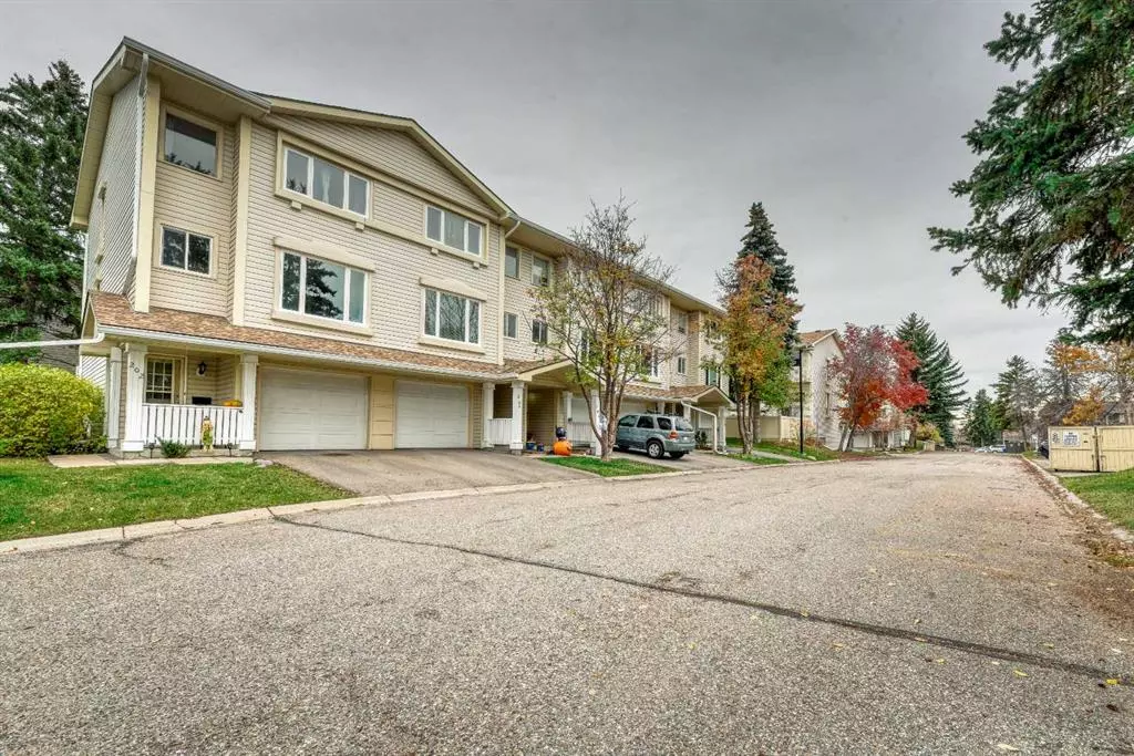 Calgary, AB T2J 6L1,204 Queenston HTS SE