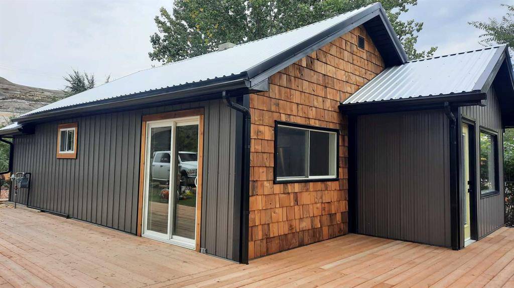 Drumheller, AB T0J 1B0,260 2 AVE