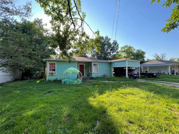 1043 Davis Street N, Sulphur Springs, TX 75482