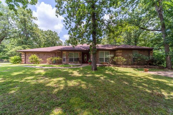 1638 County Road 33900,  Powderly,  TX 75473