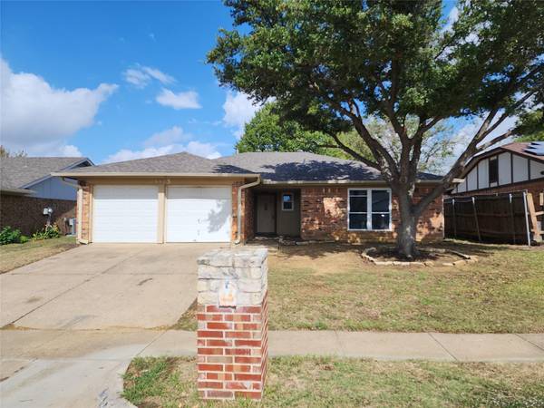 6425 Ridglea Drive, Watauga, TX 76148