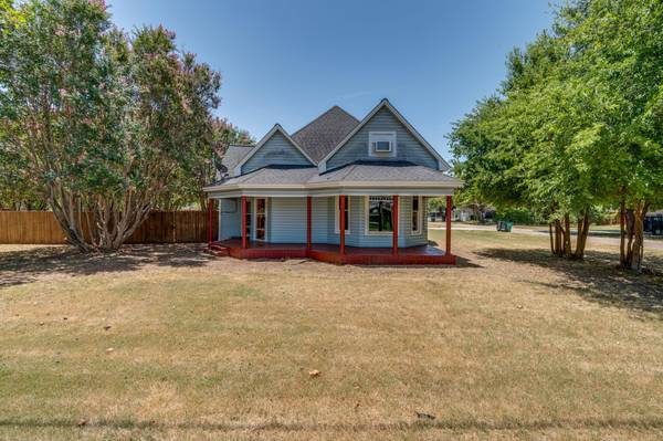 410 W 3rd Street, Maypearl, TX 76064