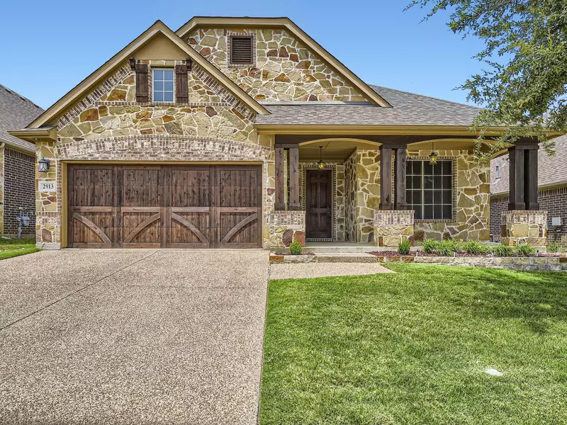 2913 Bella Lago Drive, Denton, TX 76210