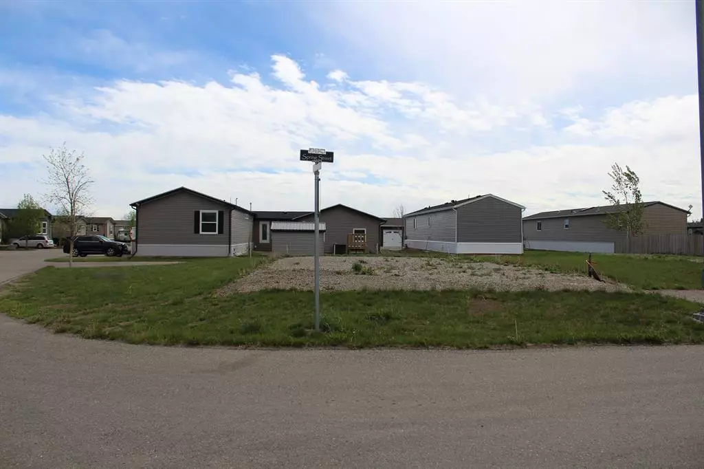 Coaldale, AB T1C 0C6,4009 Applewood RD