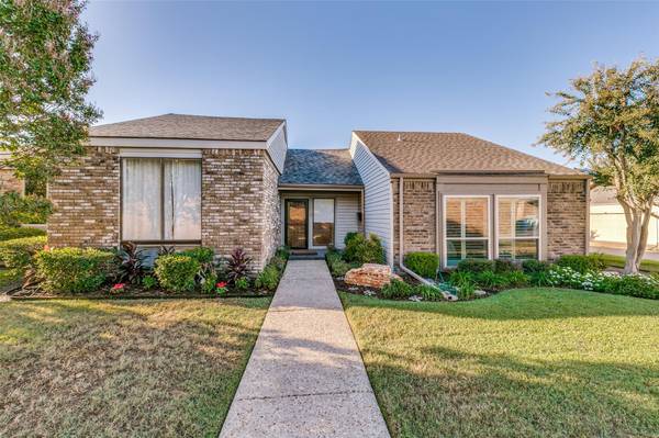 6829 Anglebluff Circle, Dallas, TX 75248