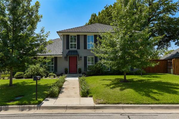 1104 Crowley Road, Arlington, TX 76012