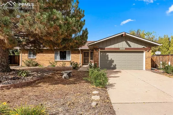 12053 E Hawaii CIR, Aurora, CO 80012