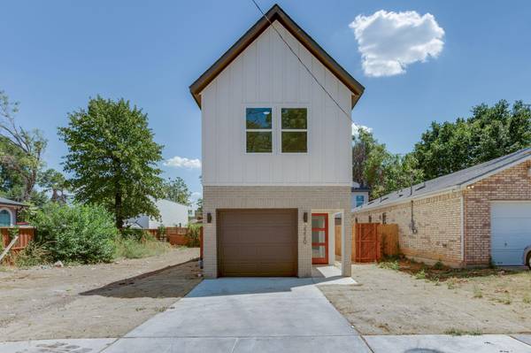 2220 Bethurum Avenue, Dallas, TX 75215