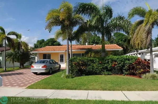 319 SW 2nd St, Boca Raton, FL 33432