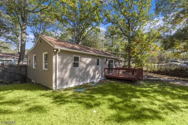 732 Brooklyn Mountain Rd, Hopatcong Boro, NJ 07843