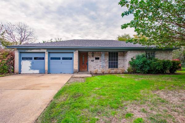 4924 Cummings Drive, North Richland Hills, TX 76180