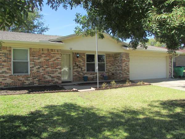 1813 Arkansas Street, Gainesville, TX 76240